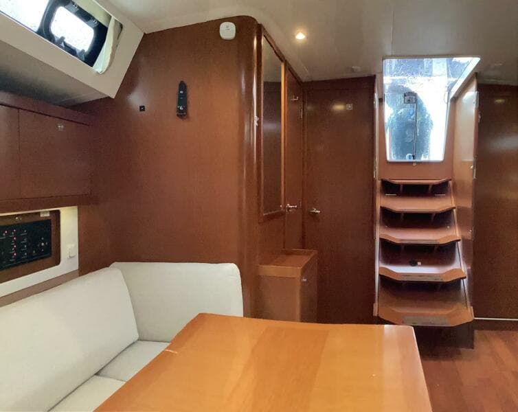 2012 Beneteau Oceanis ICW