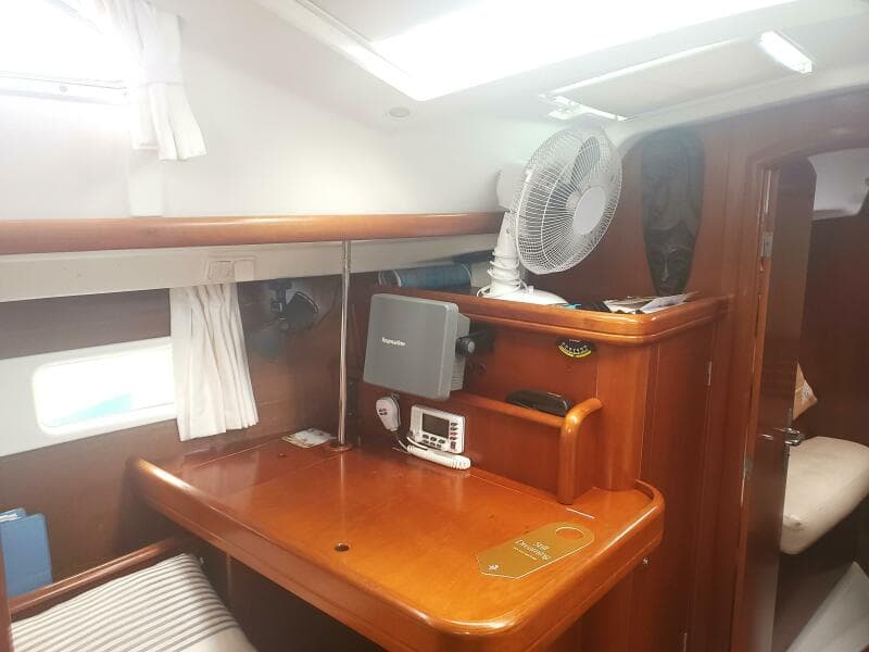 2003 Beneteau Center Cockpit