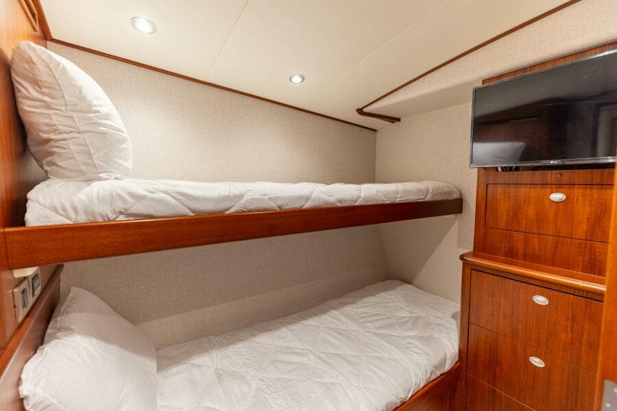 2006 Jim Smith 68 Convertible- STBD Bunks