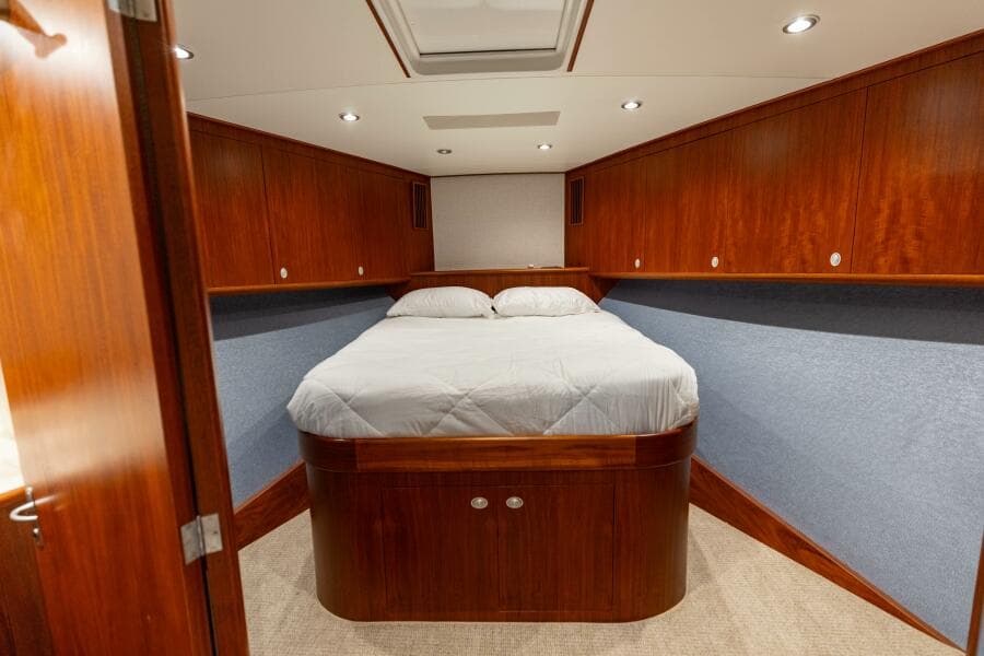 2006 Jim Smith 68 Convertible- Forward Stateroom