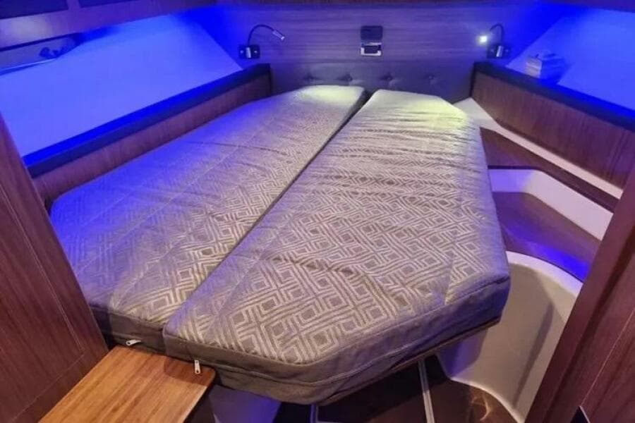 2022 Four Winns 355 Vista Coupe