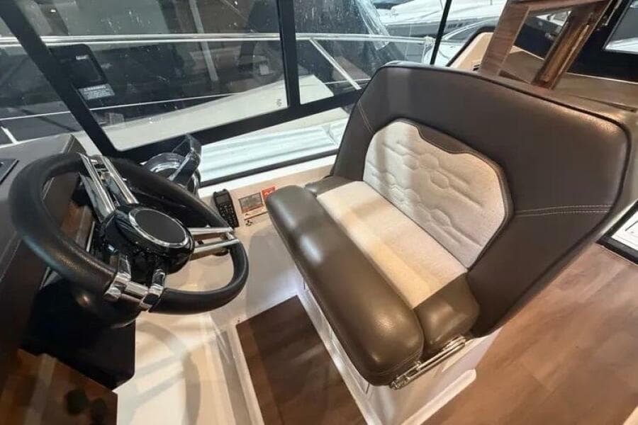 2022 Four Winns 355 Vista Coupe