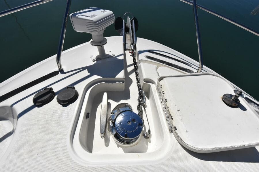 2010 38 Silveron Sedan Bridge - Pura Vida