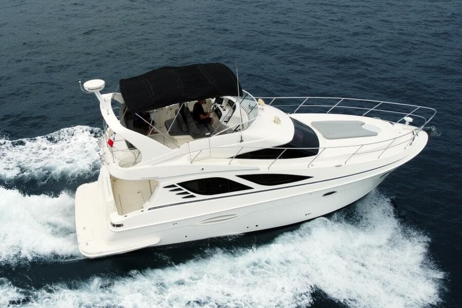 2010 38 Silveron Sedan Bridge - Pura Vida