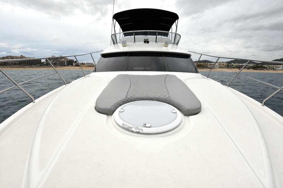 2010 38 Silveron Sedan Bridge - Pura Vida