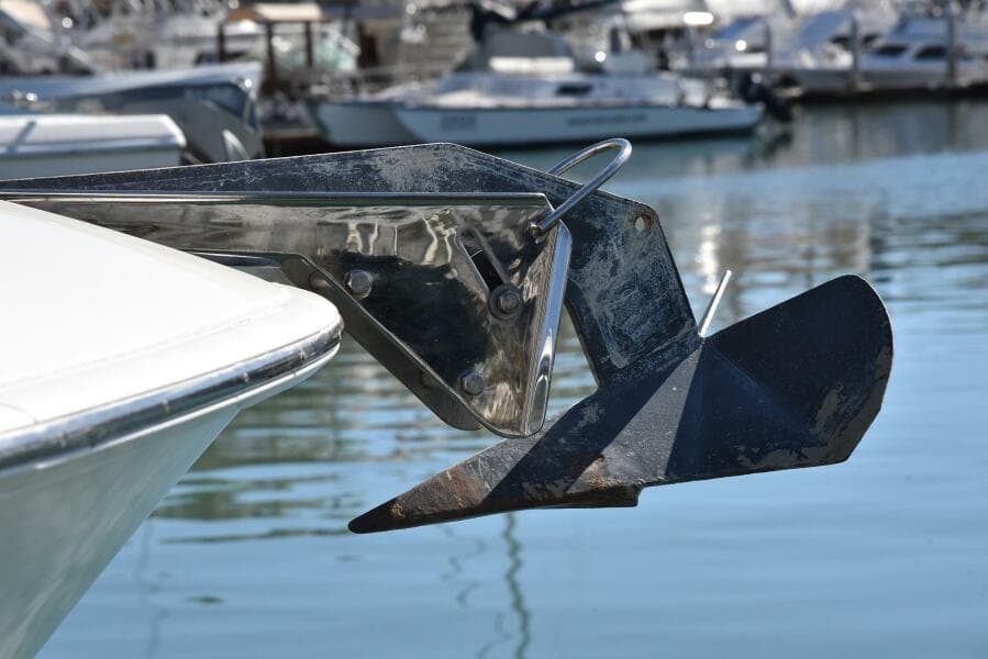 2010 38 Silveron Sedan Bridge - Pura Vida