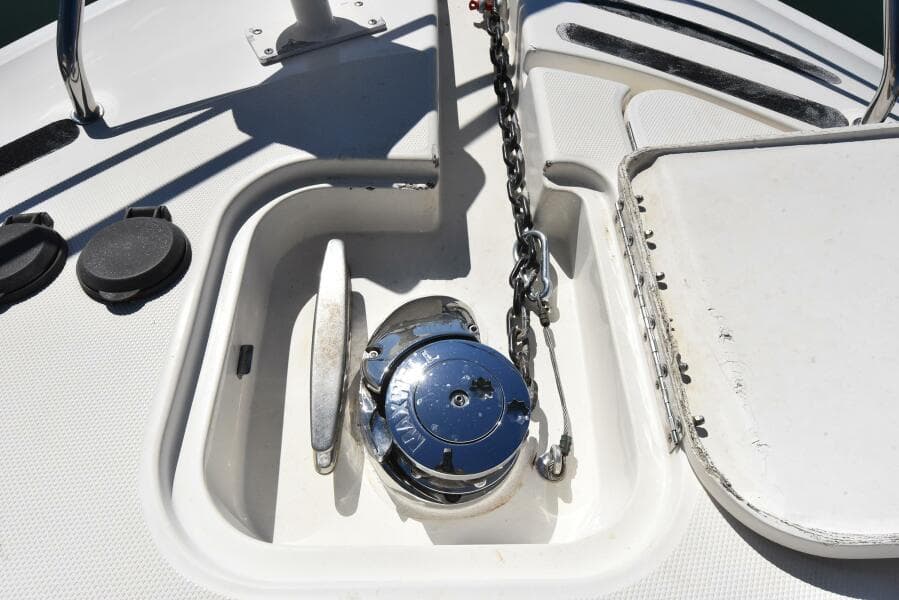 2010 38 Silveron Sedan Bridge - Pura Vida