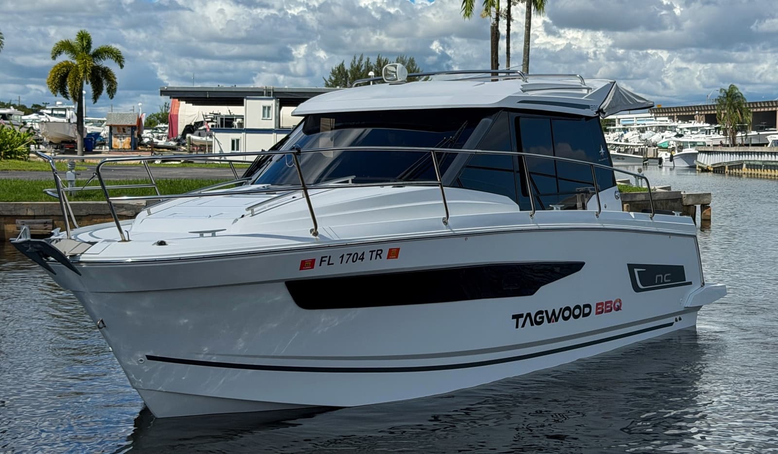 2023 Jeanneau NC895 - Photo 2