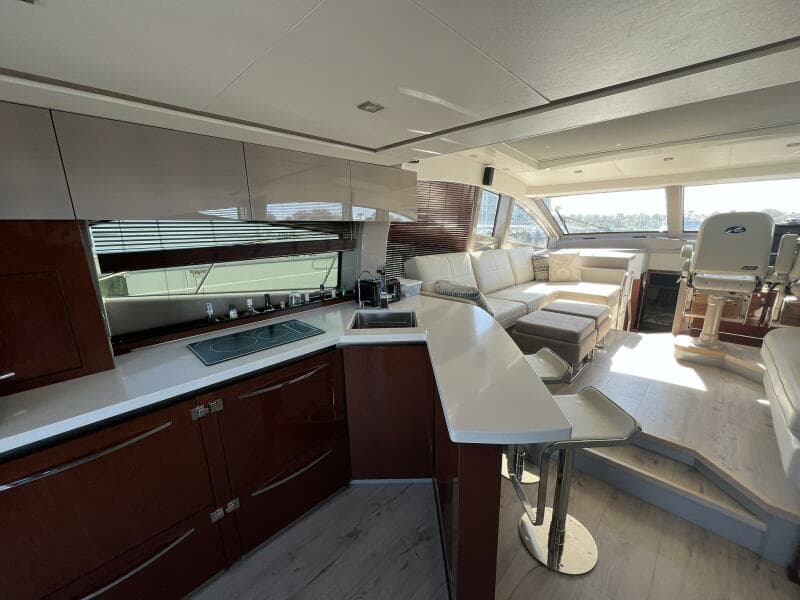 2019 Sea Ray L550