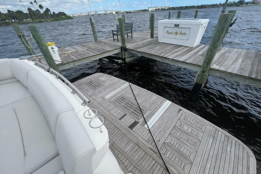 2019 Sea Ray L550