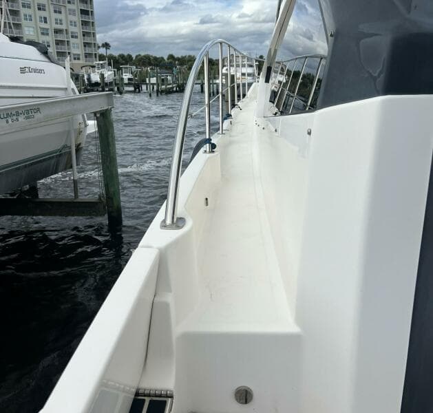 2019 Sea Ray L550