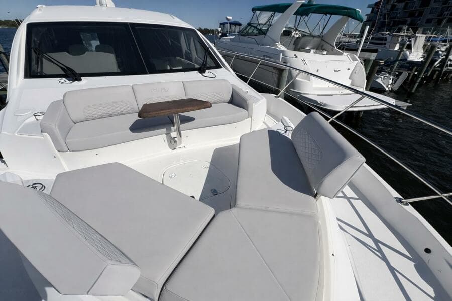 2019 Sea Ray L550