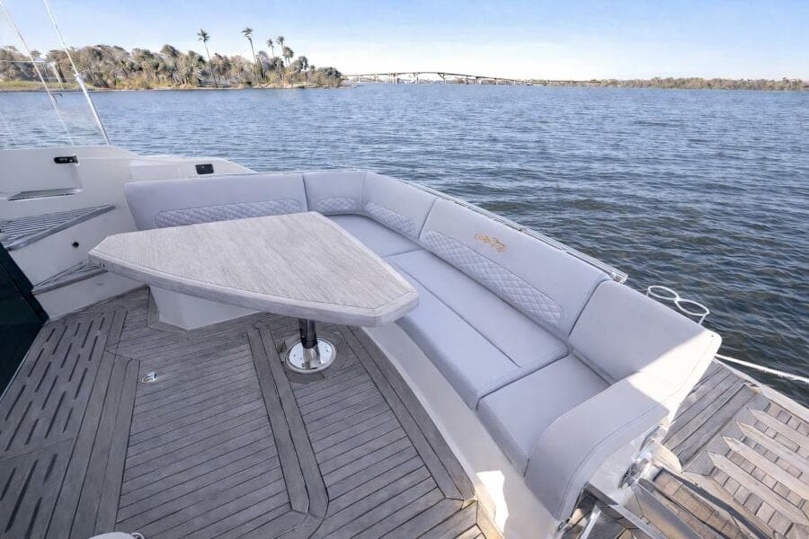 2019 Sea Ray L550