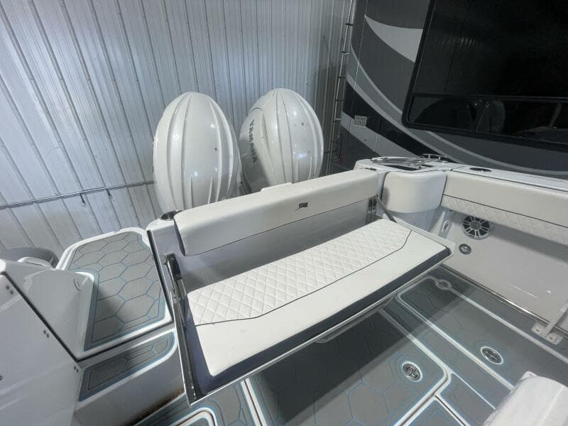 2025 Stingray 253 Center Console - Photo 14