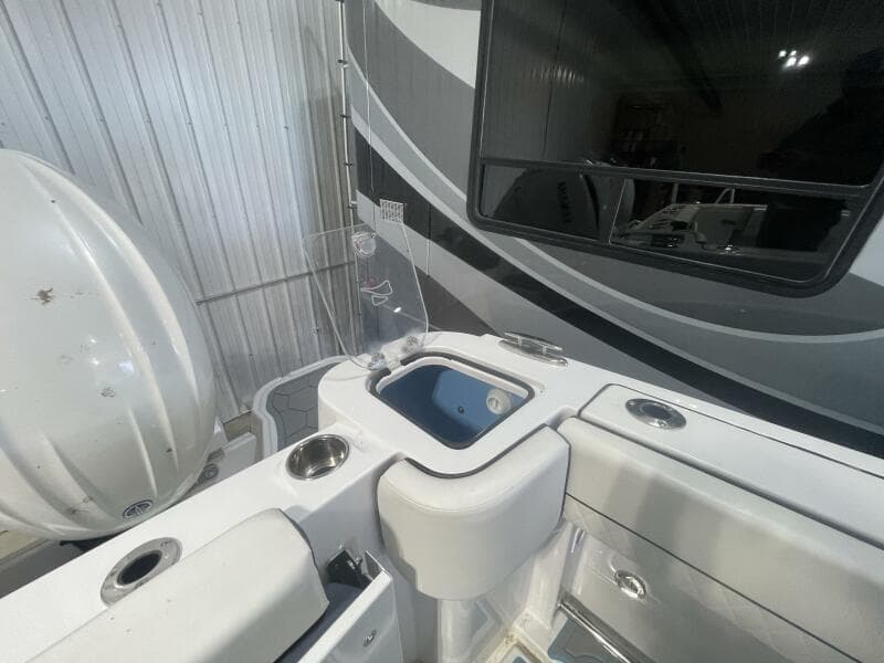 2025 Stingray 253 Center Console - Photo 15