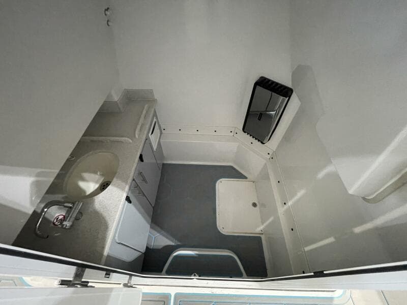 2025 Stingray 253 Center Console - Photo 32