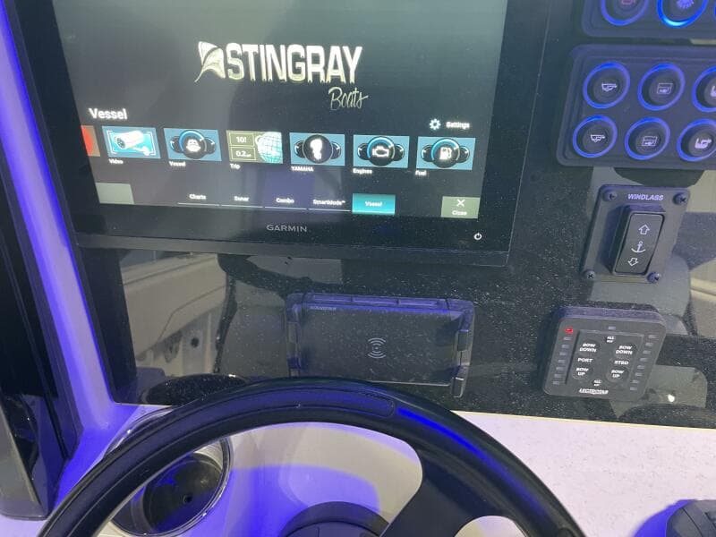 2025 Stingray 253 Center Console - Photo 26