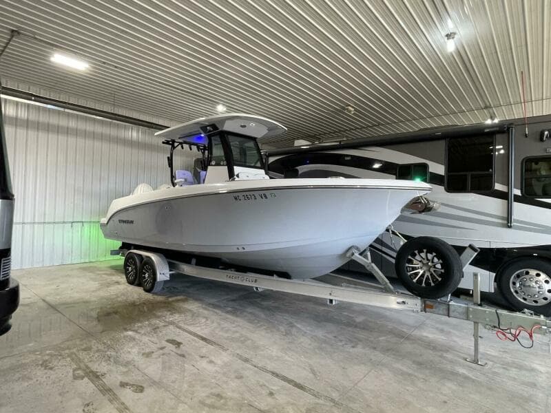 2025 Stingray 253 Center Console - Photo 1
