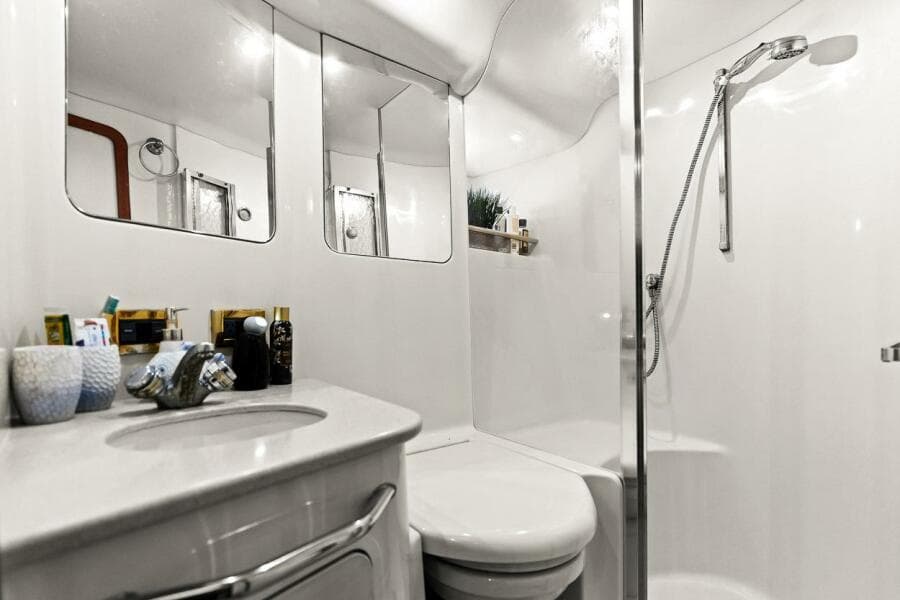 1998 Sea Ray 480 Sedan Bridge