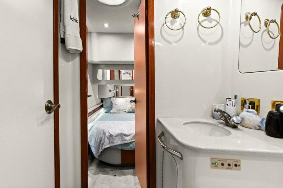 1998 Sea Ray 480 Sedan Bridge