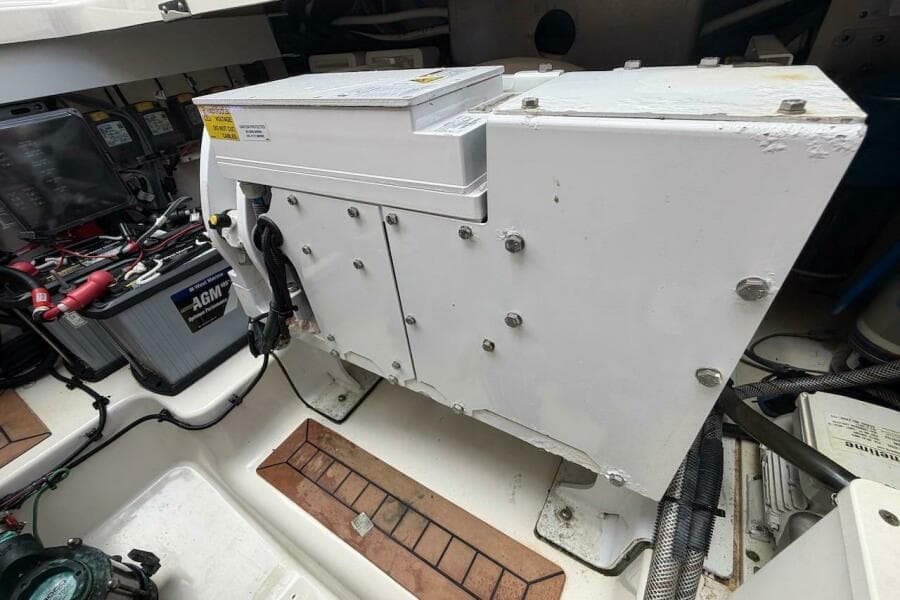 2021 Boston Whaler 405 Conquest