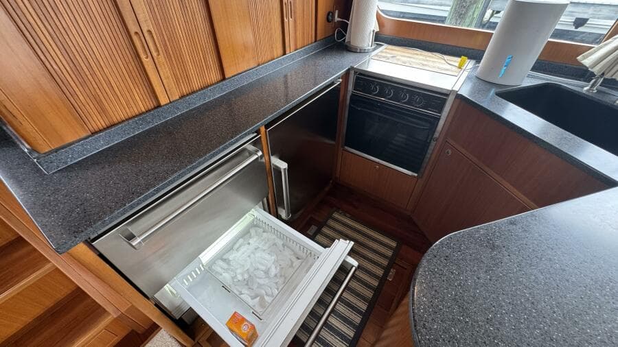 2007 Jefferson 52 Pilothouse SE - Photo 21