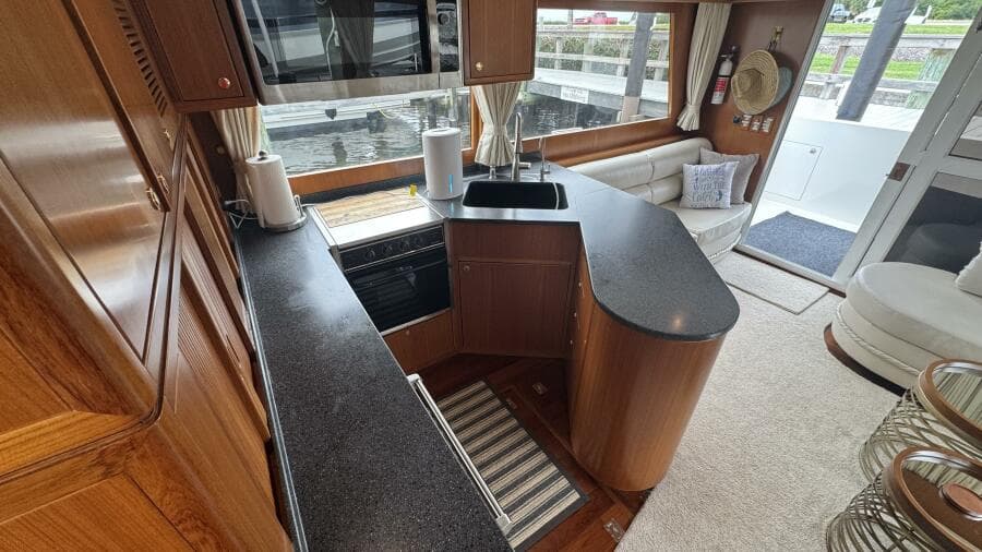 2007 Jefferson 52 Pilothouse SE - Photo 19