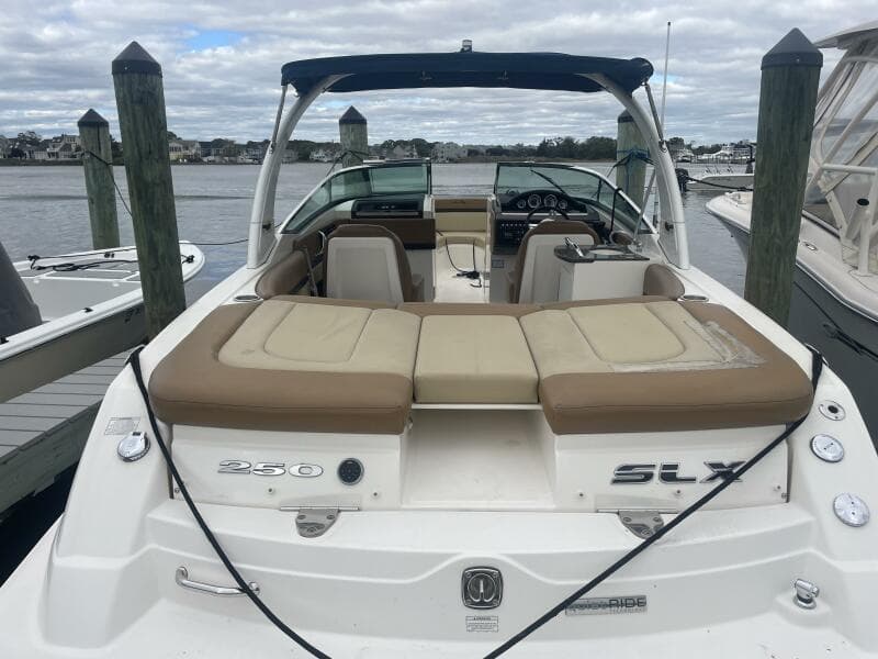 2014 Sea Ray 250 SLX