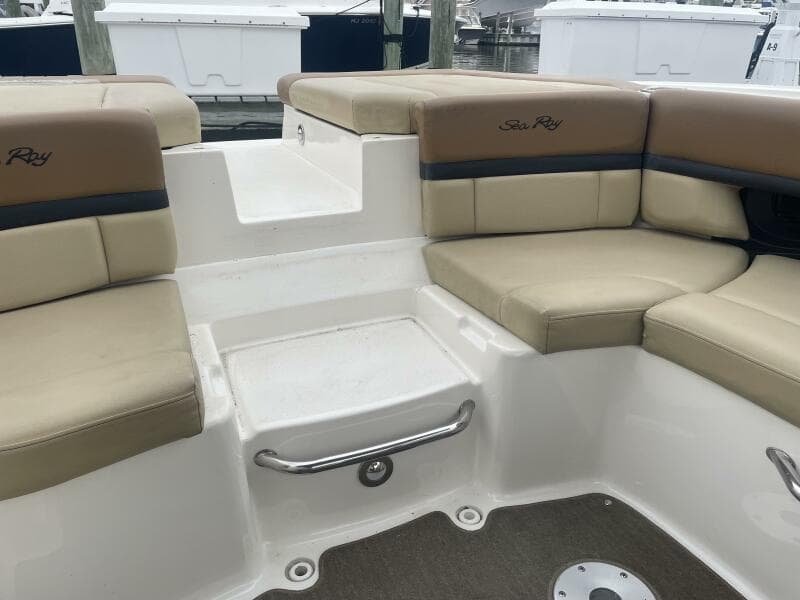 2014 Sea Ray 250 SLX