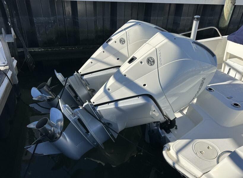 2022 Boston Whaler 270 Dauntless