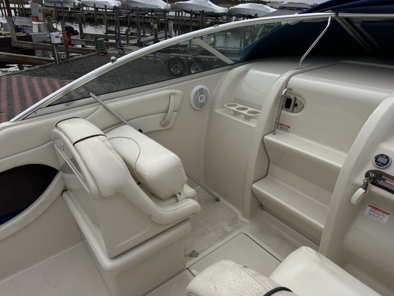 2004 Sea Ray 215 Weekender