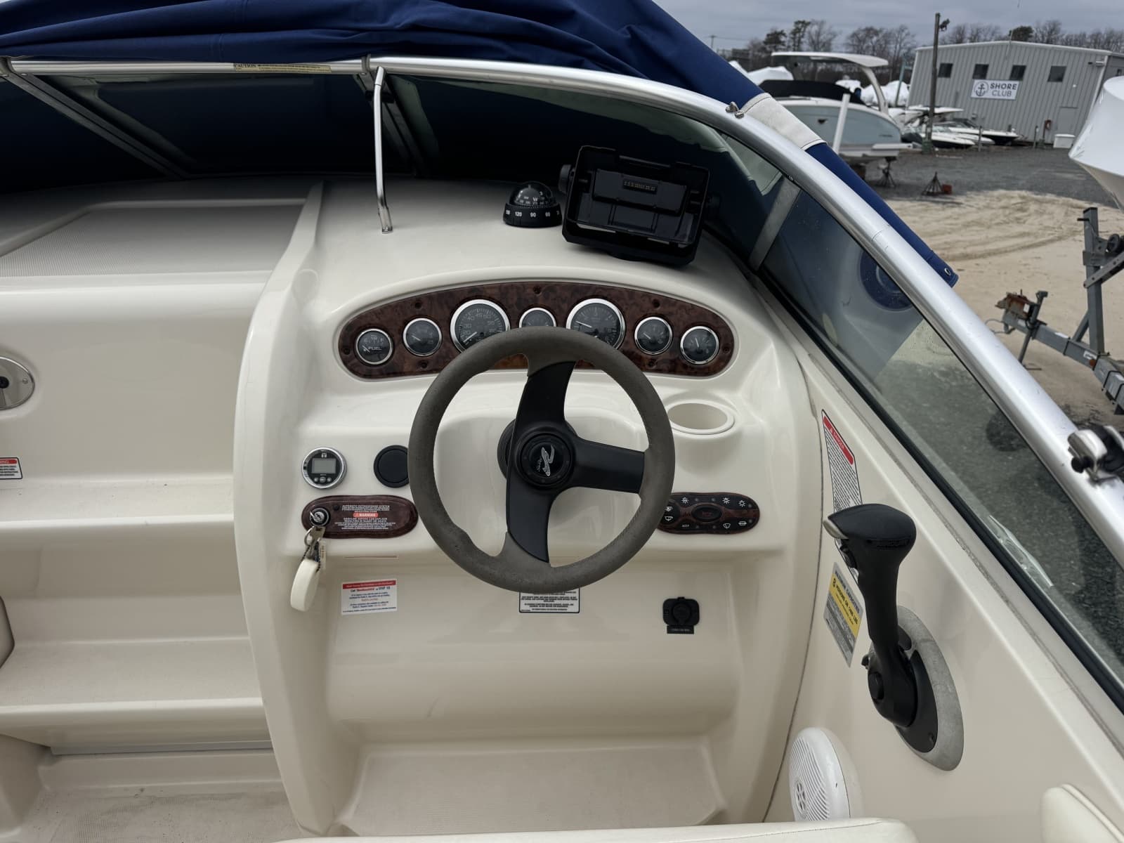 2004 Sea Ray 215 Weekender