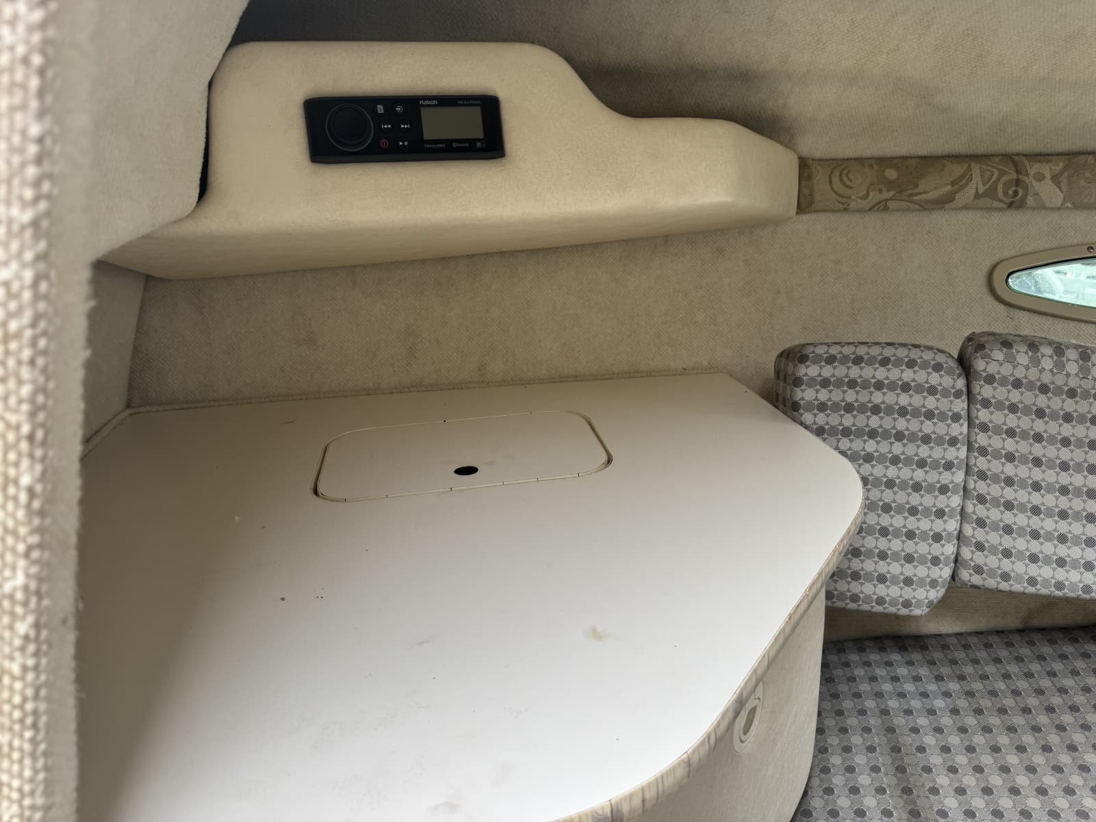 2004 Sea Ray 215 Weekender