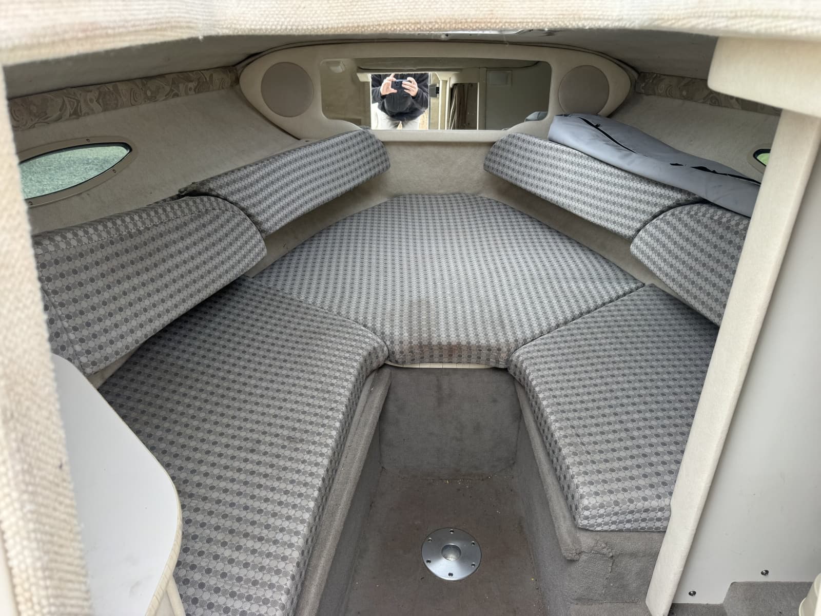 2004 Sea Ray 215 Weekender