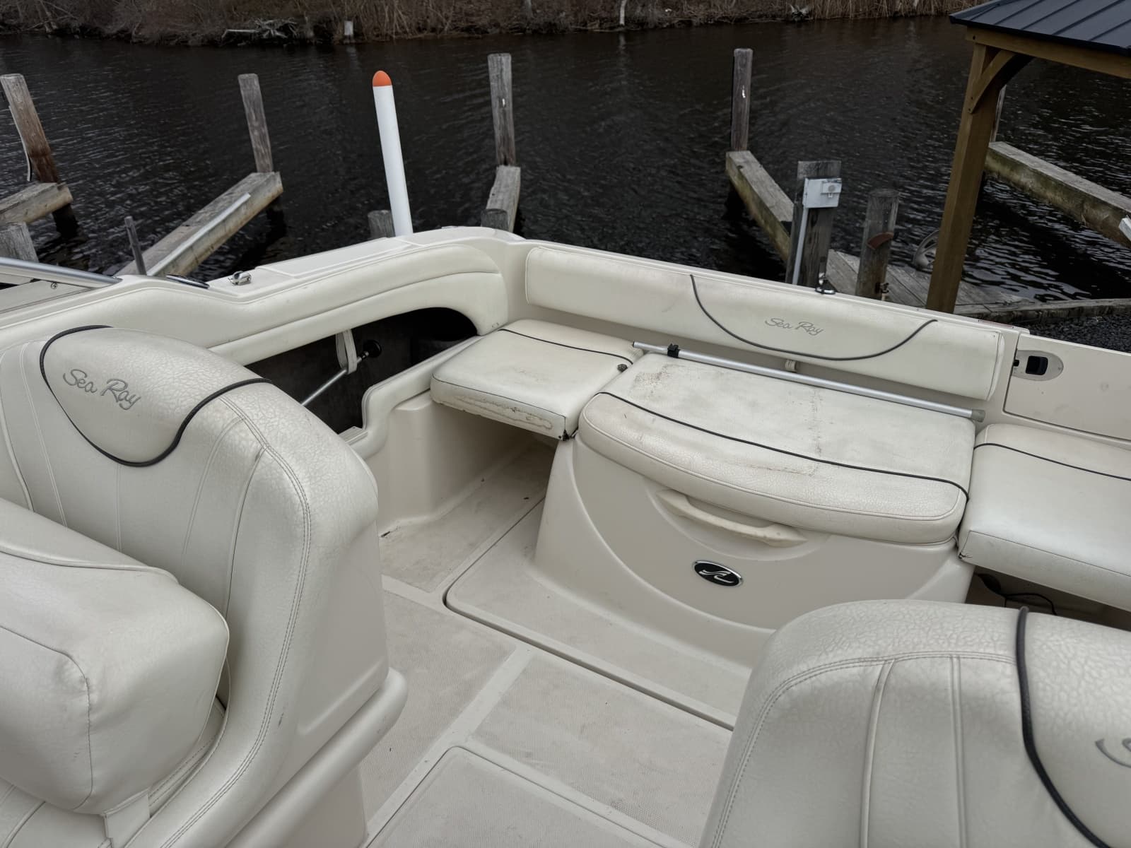 2004 Sea Ray 215 Weekender