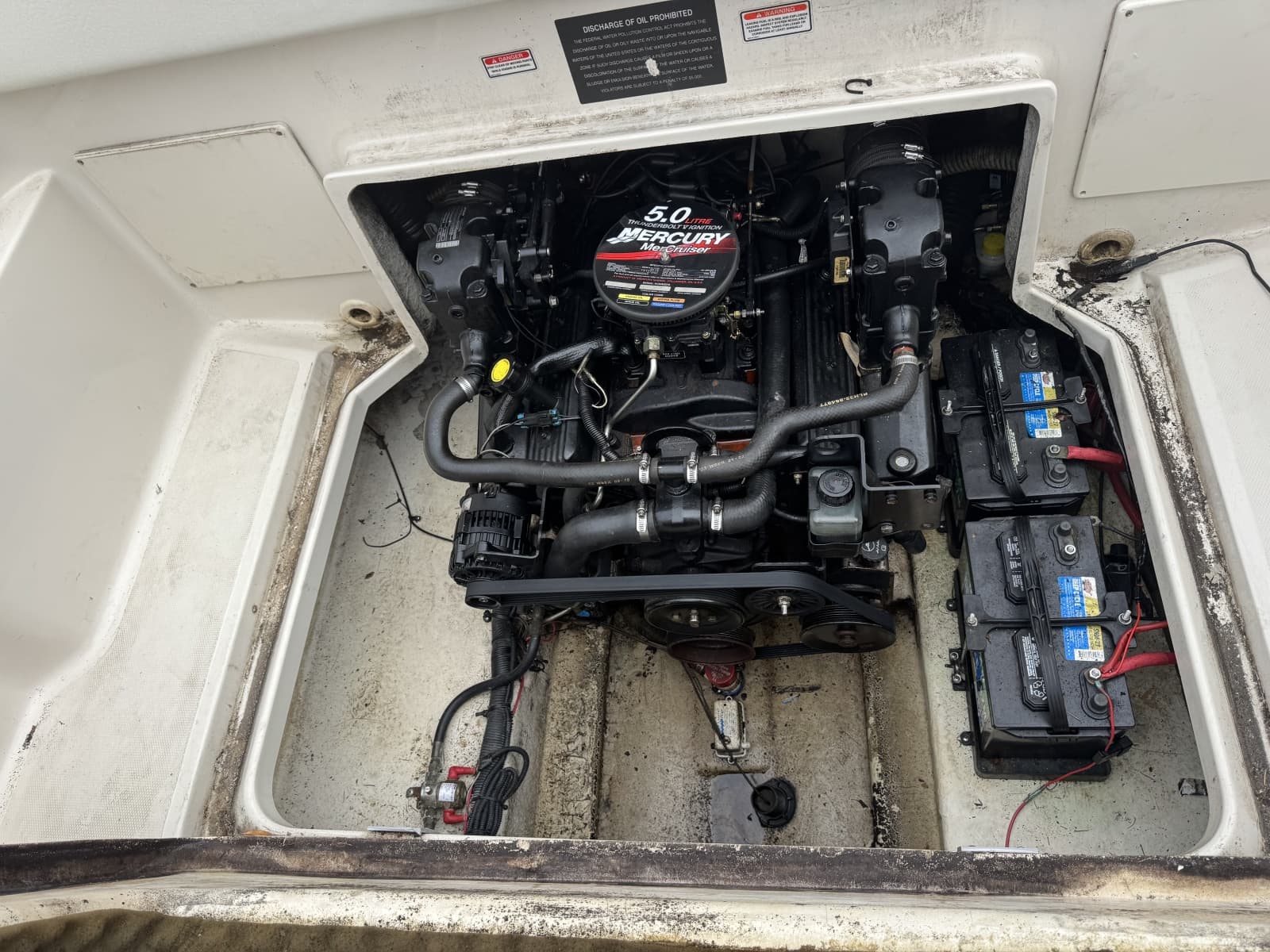 2004 Sea Ray 215 Weekender