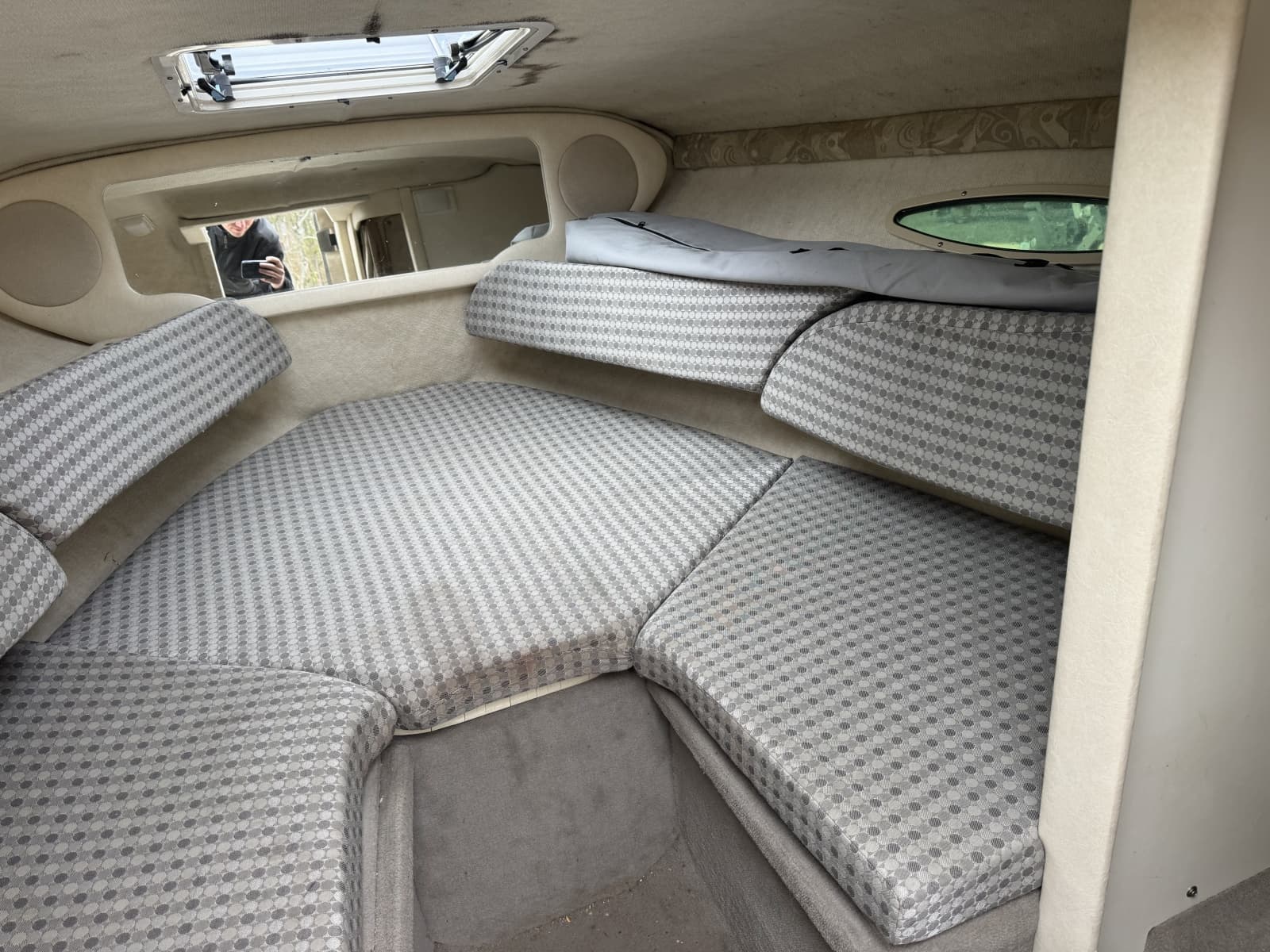 2004 Sea Ray 215 Weekender