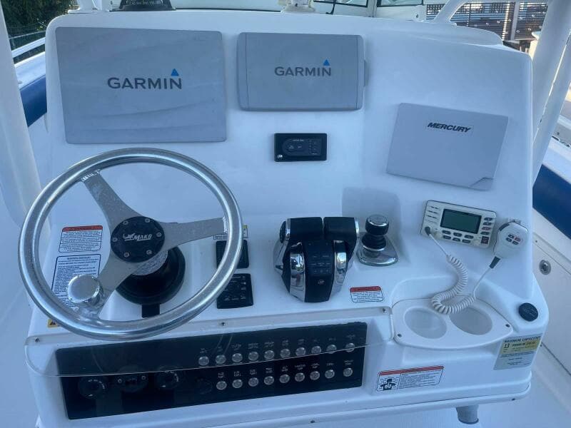 2016 Mako 284 Center Console