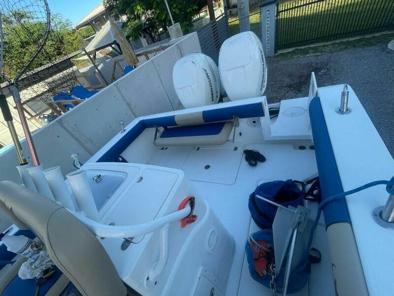 2016 Mako 284 Center Console