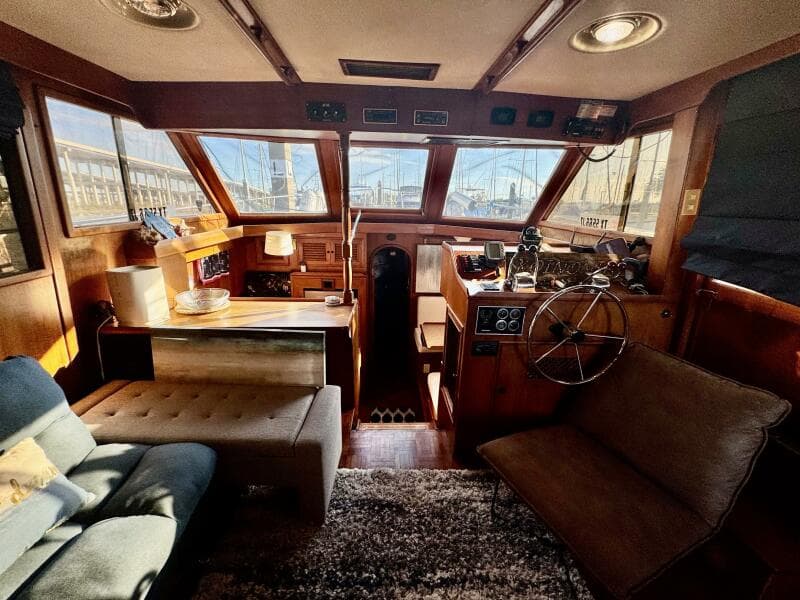 1986 Marine Trader 47 Tradewinds