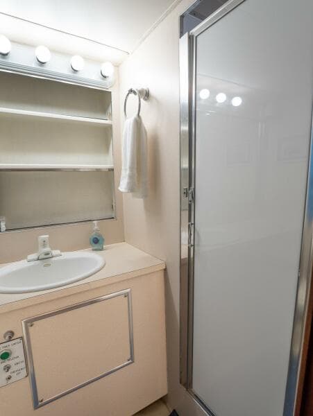 1975 Hatteras 58 Yacht Fisherman