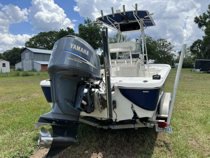 2008 NauticStar 2400 NauticBAY