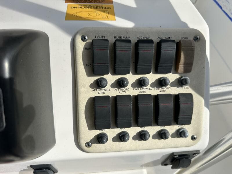 2008 NauticStar 2400 NauticBAY