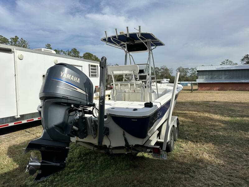 2008 NauticStar 2400 NauticBAY