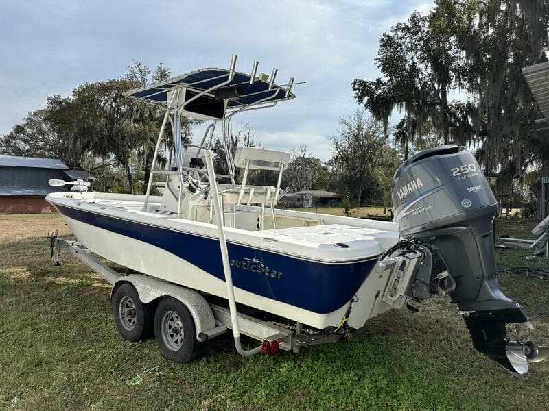 2008 NauticStar 2400 NauticBAY