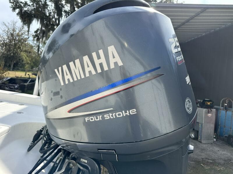 2008 NauticStar 2400 NauticBAY