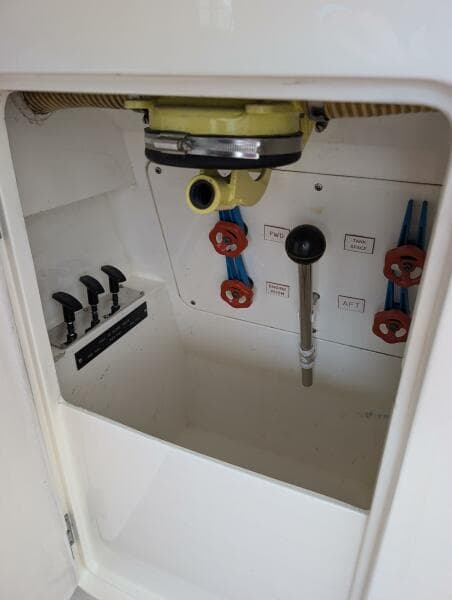 1998 Viking Princess Sport Cruiser