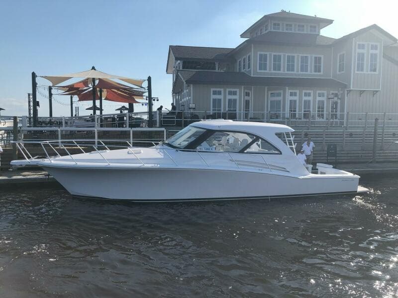 2020 Hatteras GT45 Express