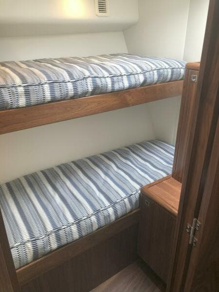 2020 Hatteras GT45 Express