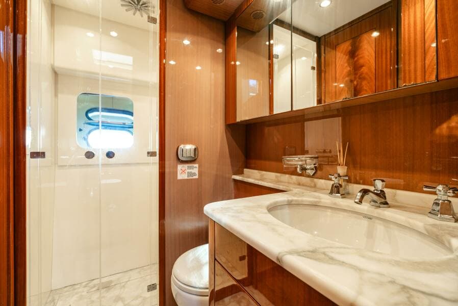 2010 Leopard Leopard 27 Sport